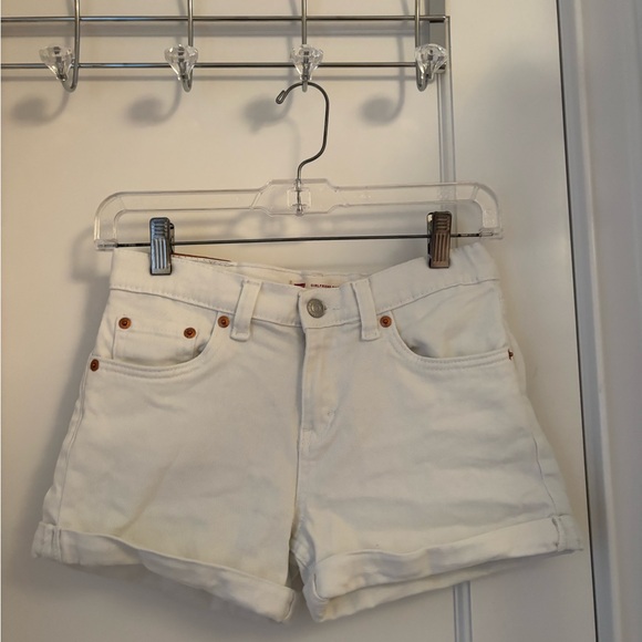 Women White Levi’s Denim Shorts - Picture 1 of 4